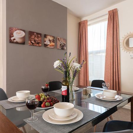 3 Bedroom-5 Beds Newland Ave King'S Palace Leisure-Contractor-Heart Of Hull Amenities 赫尔河畔京士顿 外观 照片